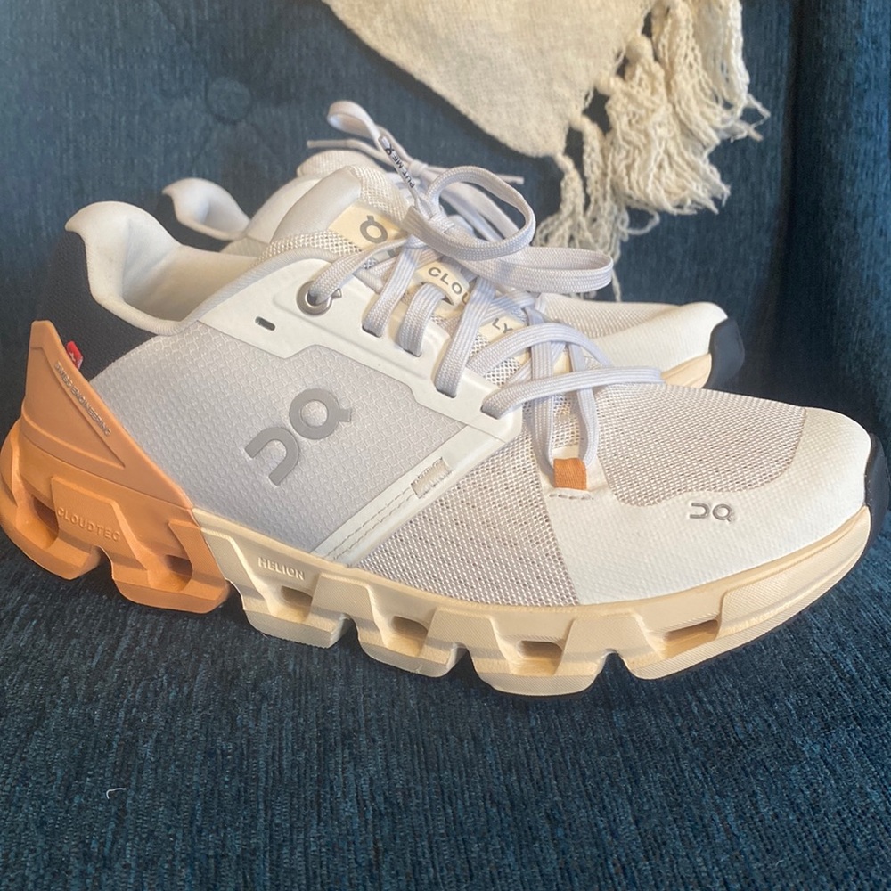 On Cloud Flyers 4 copper/white